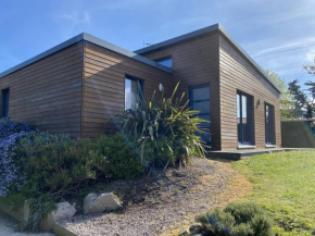 213 - Charmante maison en bois à moins de 2km de la plage de Sables-D'or-Les-Pins